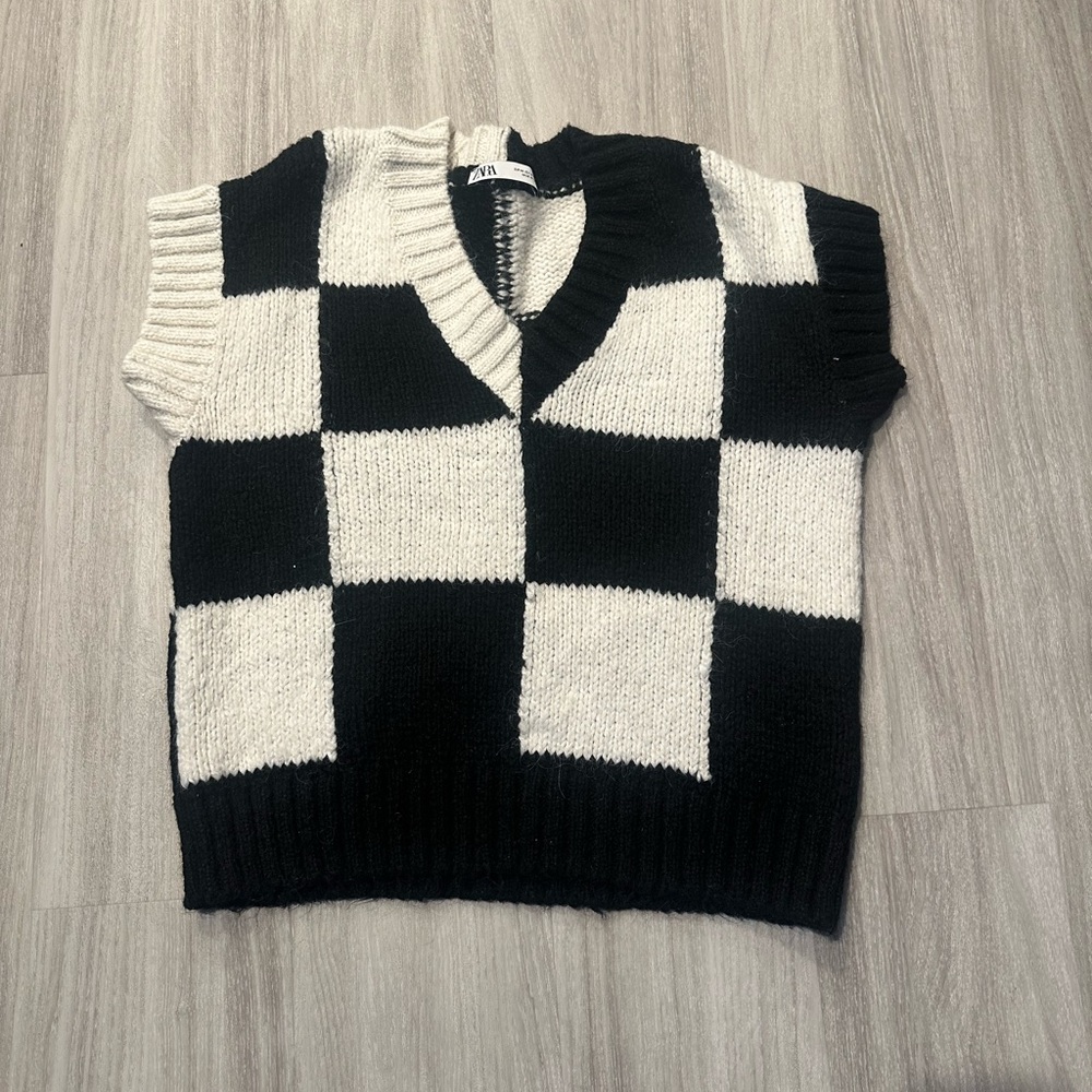 Zara Black and White Checkered V-Neck Sweater Vest